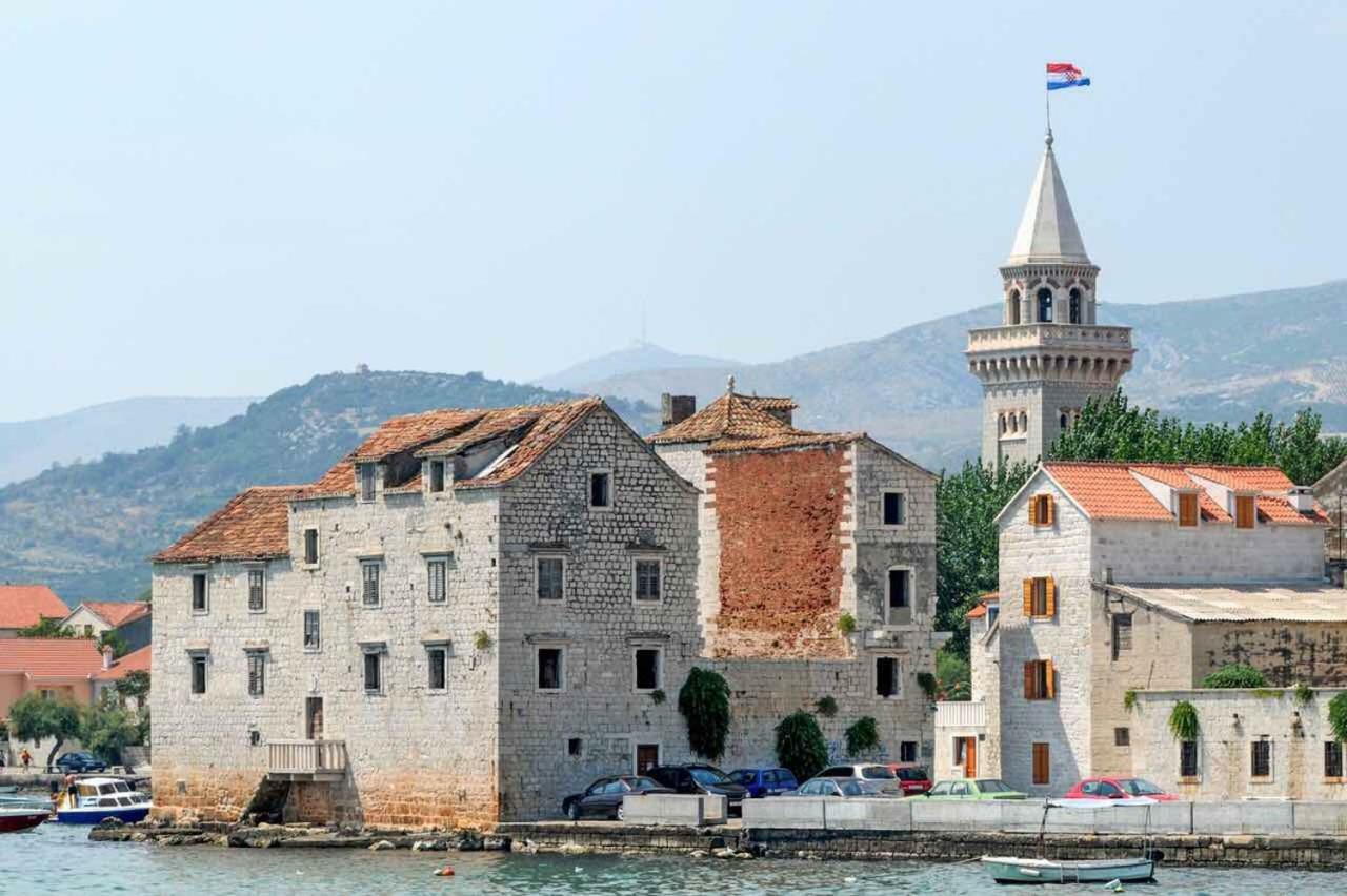Suncica Apartments Kastela Exterior photo