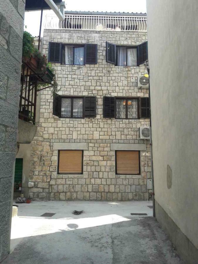 Suncica Apartments Kastela Exterior photo